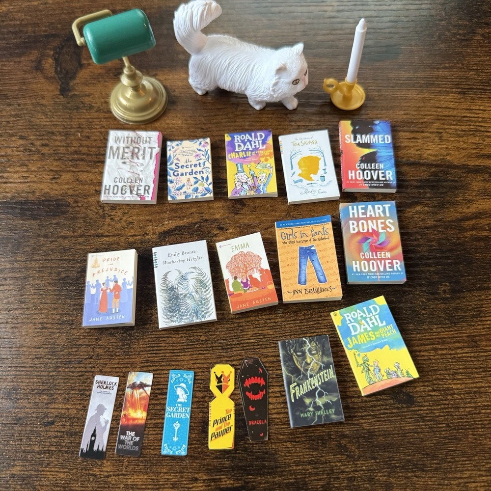 ZURU Mini Brands Books Series 2 Lot 20pc Colleen Hoover Cat Lamp Bookmarks
